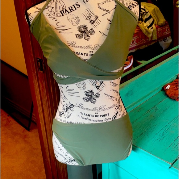 American Eagle swimsuit - Picture 1 of 1